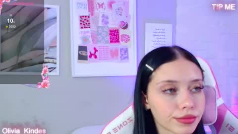 Snapshot of oliviakindes chatting on September 20, 2025, 5:14 pm Olivia online show from September 20, 2025, 5:14 pm