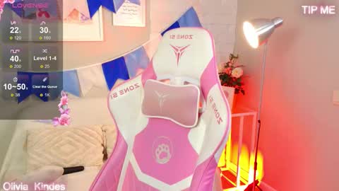 Snapshot of oliviakindes chatting on September 22, 2025, 5:37 pm Olivia online show from September 22, 2025, 5:37 pm