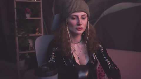 Snapshot of oliviamcclean chatting on September 12, 2025, 8:42 pm Liv online show from September 12, 2025, 8:42 pm