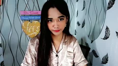 NICOLE online show from May 10, 2026, 4:06 am