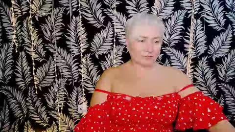 Snapshot of oliviaoskar_ chatting on October 12, 2025, 11:20 am Kelly online show from October 12, 2025, 11:20 am