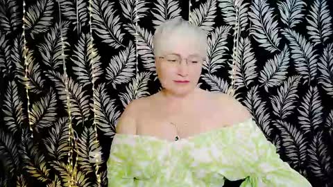 Kelly online show from May 1, 2026, 10:42 am