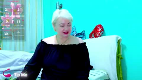 oliviaparadise online show from June 14, 2026, 5:26 pm