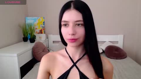 oliviarichi online show from July 27, 2026, 10:33 am