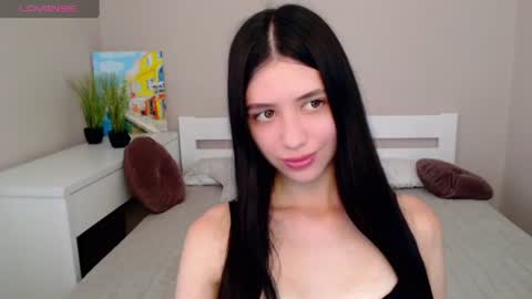 oliviarichi online show from July 28, 2026, 11:50 am