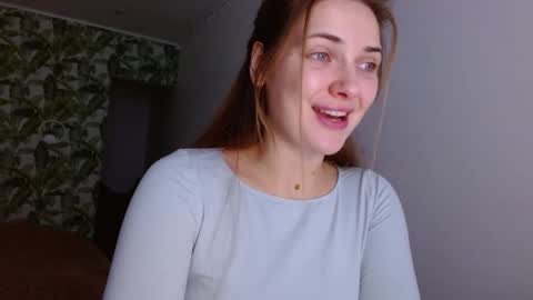 Snapshot of oliviashiny chatting on December 7, 2024, 5:26 am Olivia online show from December 7, 2024, 5:26 am