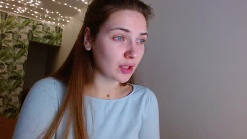 Snapshot of oliviashiny chatting on December 13, 2024, 5:16 am Olivia online show from December 13, 2024, 5:16 am