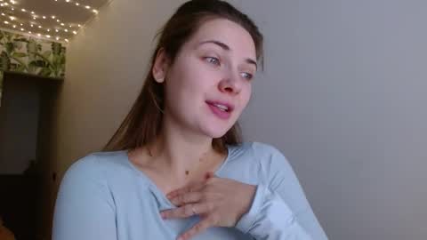 Snapshot of oliviashiny chatting on December 16, 2024, 5:38 am Olivia online show from December 16, 2024, 5:38 am