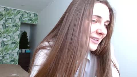 Snapshot of oliviashiny chatting on January 4, 2025, 9:10 am Olivia online show from January 4, 2025, 9:10 am