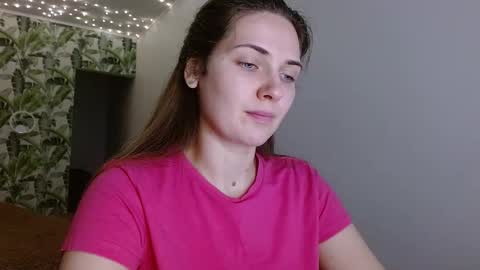 Snapshot of oliviashiny chatting on January 11, 2025, 5:31 am Olivia online show from January 11, 2025, 5:31 am
