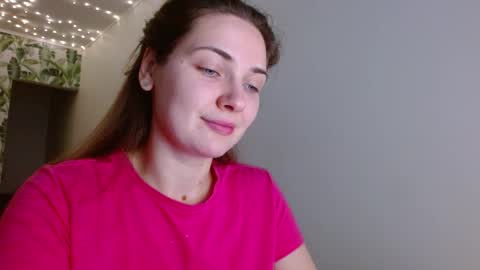 Snapshot of oliviashiny chatting on January 13, 2025, 5:23 am Olivia online show from January 13, 2025, 5:23 am