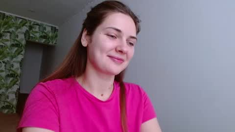 Snapshot of oliviashiny chatting on February 3, 2025, 5:29 am Olivia online show from February 3, 2025, 5:29 am