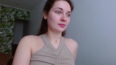 Snapshot of oliviashiny chatting on February 9, 2025, 5:29 am Olivia online show from February 9, 2025, 5:29 am