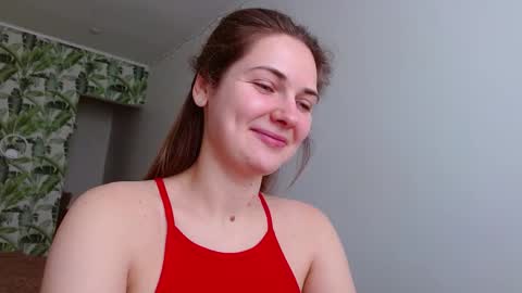 Snapshot of oliviashiny chatting on February 12, 2025, 5:37 am Olivia online show from February 12, 2025, 5:37 am