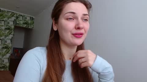 Snapshot of oliviashiny chatting on February 24, 2025, 5:33 am Olivia online show from February 24, 2025, 5:33 am