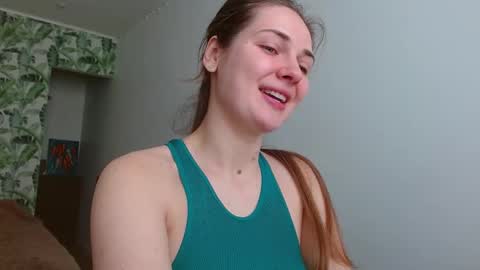 Snapshot of oliviashiny chatting on March 9, 2025, 5:33 am Olivia online show from March 9, 2025, 5:33 am