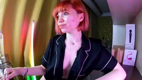 Angelina Lina online show from April 4, 2026, 8:06 pm