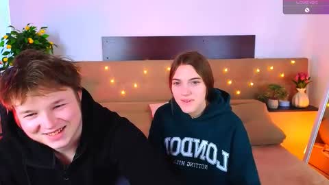 Snapshot of ollistiw chatting on March 28, 2026, 7:41 am Olli and Stiw online show from March 28, 2026, 7:41 am