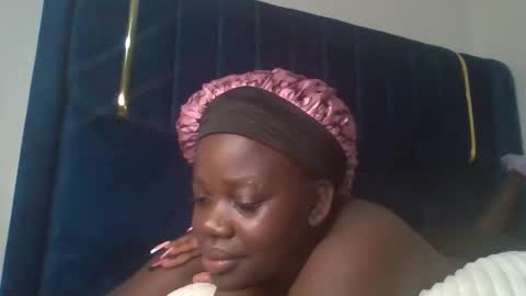 ollleina online show from March 19, 2026, 9:30 pm