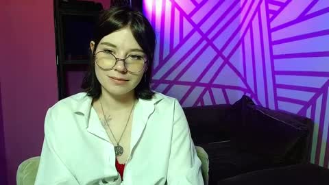 Snapshot of oltaroom chatting on October 7, 2025, 2:53 am Olta online show from October 7, 2025, 2:53 am