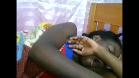 olwami3 online show from October 7, 2025, 2:09 am