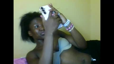 olwami3 online show from October 28, 2025, 4:42 pm