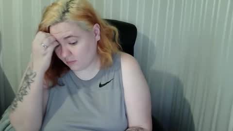 Snapshot of olyaandnetty chatting on December 22, 2025, 11:40 am OlyaAndNetty online show from December 22, 2025, 11:40 am