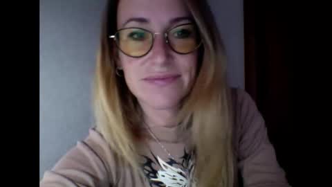 Snapshot of olyra11 chatting on October 6, 2025, 9:29 am olyra11 online show from October 6, 2025, 9:29 am