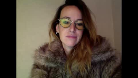 Snapshot of olyra11 chatting on March 1, 2026, 4:20 pm olyra11 online show from March 1, 2026, 4:20 pm