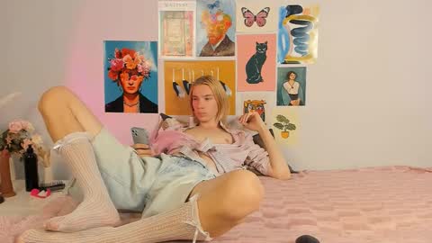 Entoni online show from September 14, 2025, 9:58 pm