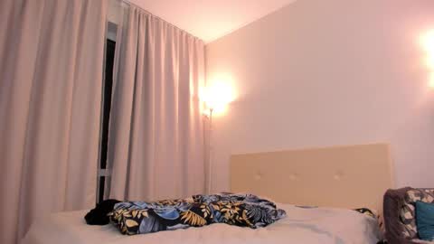 Snapshot of omg_pie chatting on November 19, 2025, 4:40 pm Mars online show from November 19, 2025, 4:40 pm