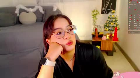 Snapshot of omgzarah chatting on December 18, 2024, 4:17 pm Zarah 3 online show from December 18, 2024, 4:17 pm