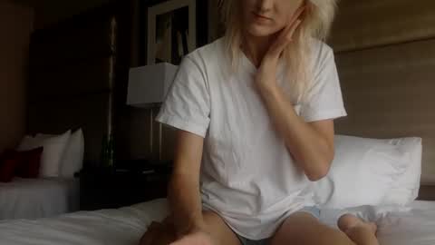 omilk online show from September 22, 2025, 11:51 pm