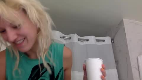 omilk online show from November 10, 2025, 4:50 pm