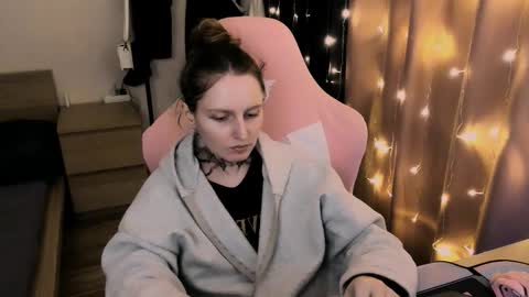 on_yxxx online show from September 19, 2025, 8:31 pm