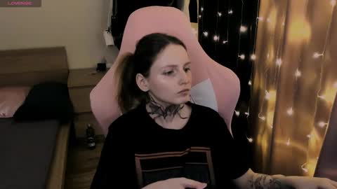 on_yxxx online show from October 24, 2025, 9:55 pm