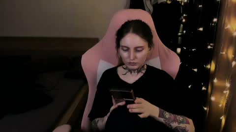 on_yxxx online show from May 9, 2026, 8:03 pm