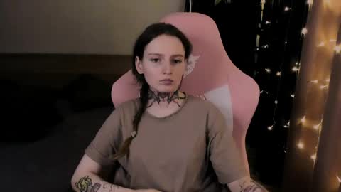 on_yxxx online show from May 17, 2026, 7:21 pm