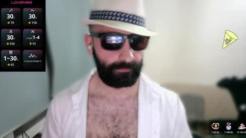 Snapshot of ona_nisme chatting on May 5, 2026, 8:39 pm ona nisme online show from May 5, 2026, 8:39 pm