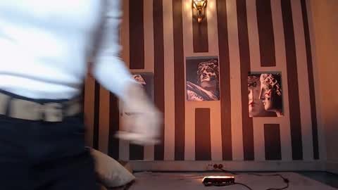 onaloon online show from December 4, 2025, 2:54 am