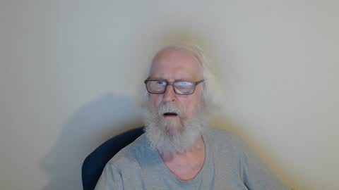 Somewhere over the rainbow online show from September 12, 2025, 8:09 pm