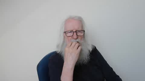 Snapshot of onanister chatting on May 16, 2026, 6:54 am Somewhere over the rainbow online show from May 16, 2026, 6:54 am