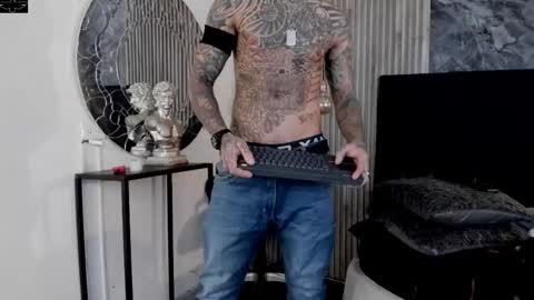 Snapshot of onceagain97_ chatting on October 9, 2025, 7:23 pm ... online show from October 9, 2025, 7:23 pm