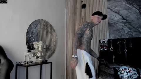 Snapshot of onceagain97_ chatting on October 29, 2025, 8:32 pm ... online show from October 29, 2025, 8:32 pm