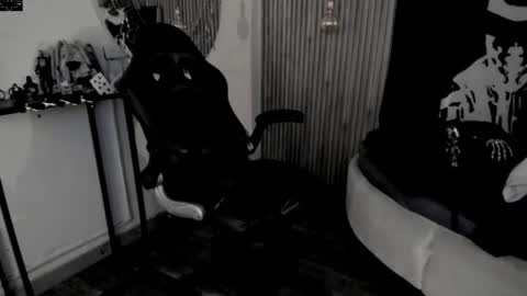     ... online show from April 30, 2026, 9:19 pm