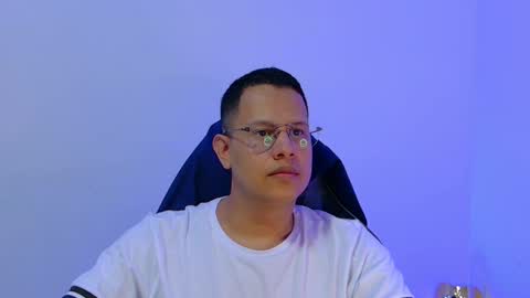 Snapshot of one_liam chatting on April 6, 2026, 6:53 pm Liam online show from April 6, 2026, 6:53 pm