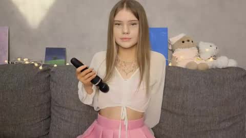 Eva online show from June 4, 2026, 1:39 pm