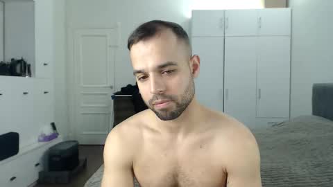 onebestlover online show from April 29, 2026, 7:45 am