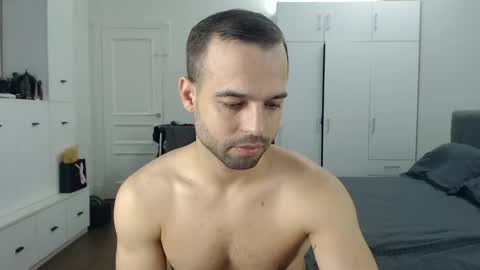 onebestlover online show from June 8, 2026, 7:31 am