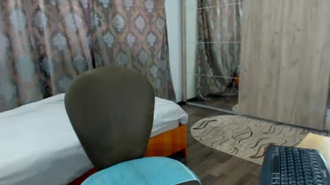oneboy1x1 online show from July 11, 2026, 4:15 am